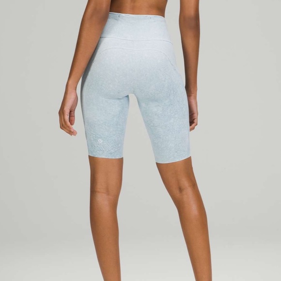 Lululemon Fast and Free Short 10" City Grit White Blue Fog - Picture 2 of 5